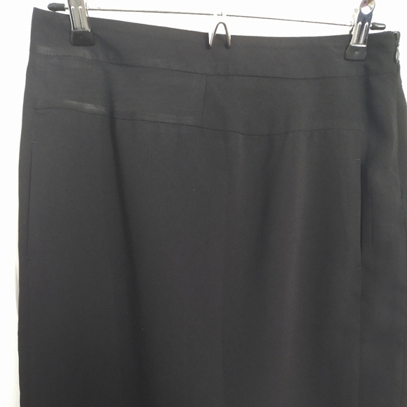 Harve benard by benard holtzman black skirt with slit on side and zipper. Size 8 - Picture 1 of 8